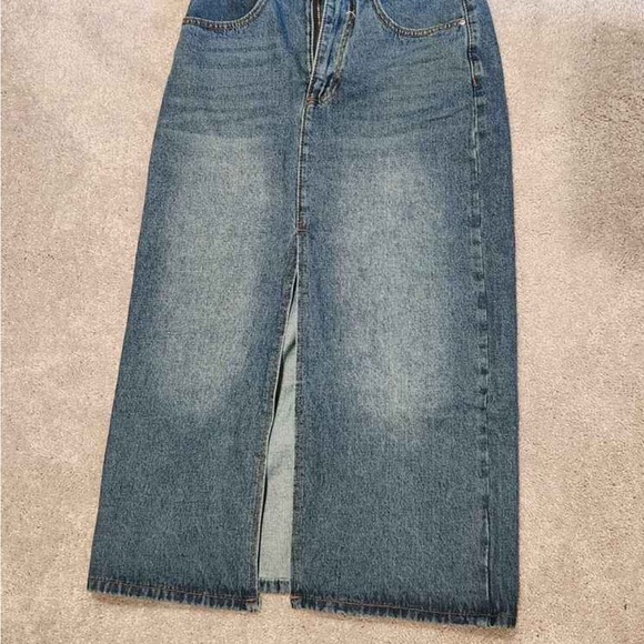 Medium Wash Skirt - Picture 4 of 4